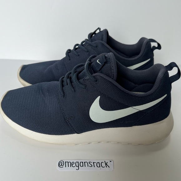 Navy Blue Nike Roshe Run - Picture 2 of 8